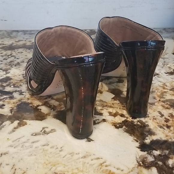 BRAND NEW TORY BURCH SHOES SIZE 9.5 - Picture 2 of 5